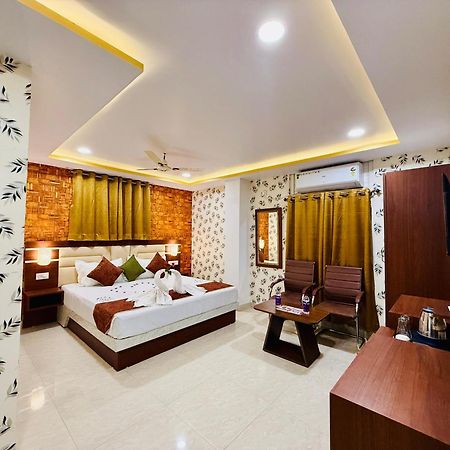 Hotel Golden Crystal Patna  Kültér fotó