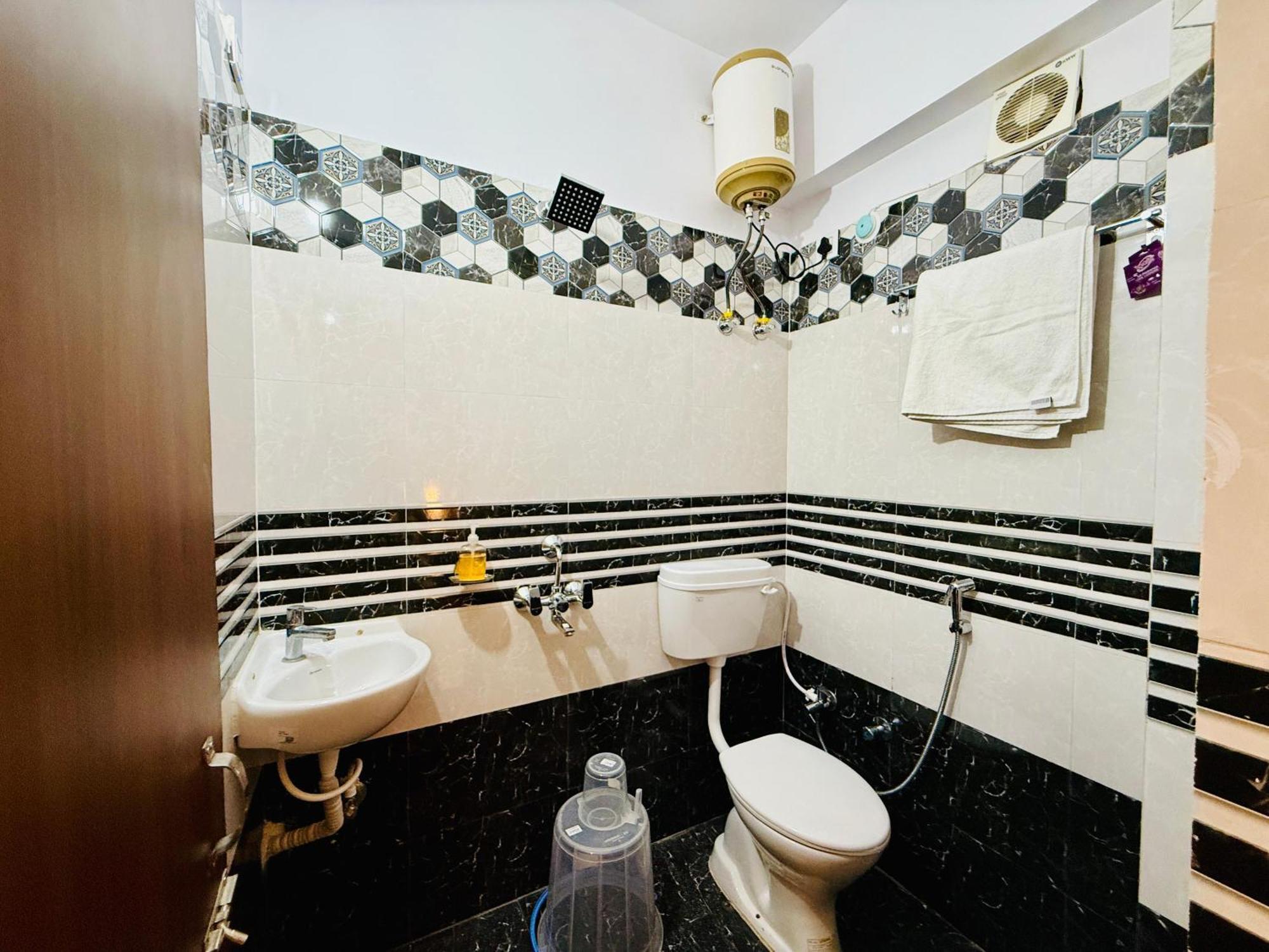 Hotel Golden Crystal Patna  Szoba fotó