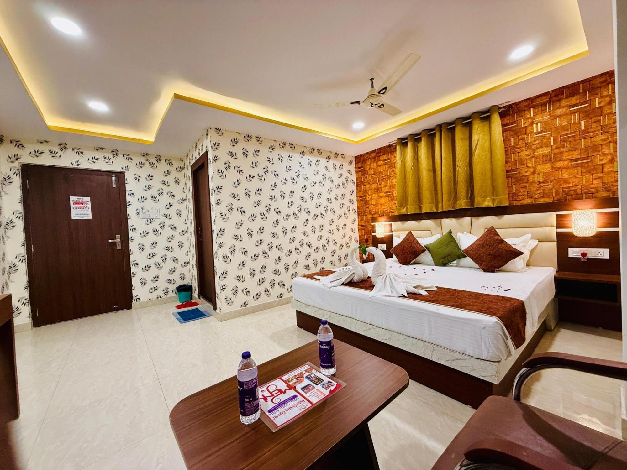 Hotel Golden Crystal Patna  Kültér fotó