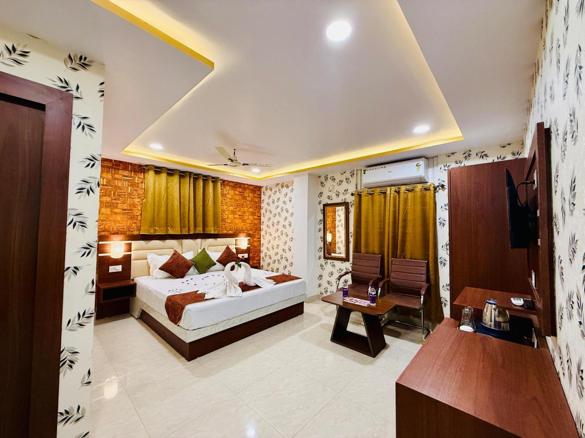 Hotel Golden Crystal Patna  Kültér fotó