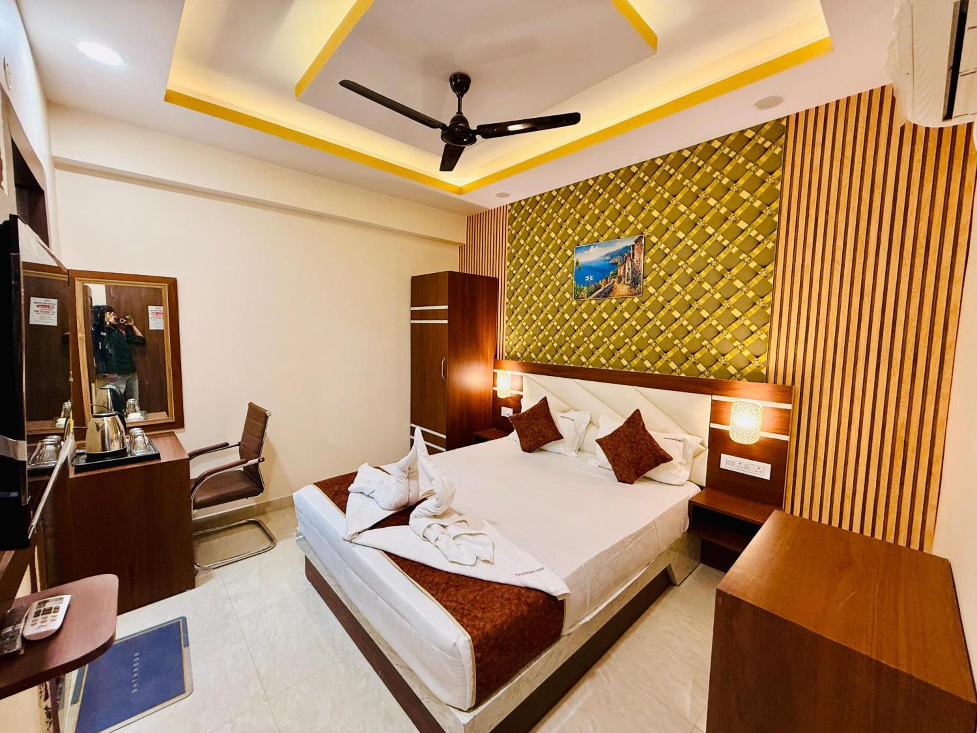 Hotel Golden Crystal Patna  Szoba fotó