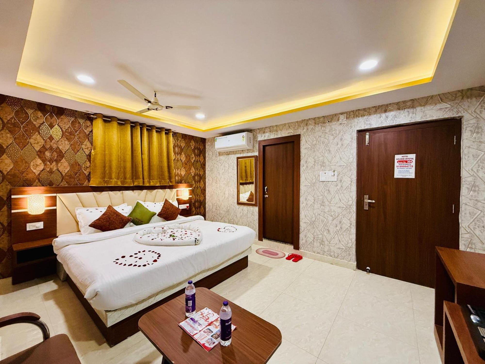 Hotel Golden Crystal Patna  Kültér fotó